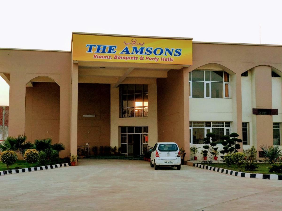The Amsons Resorts Лудхіяна Екстер'єр фото
